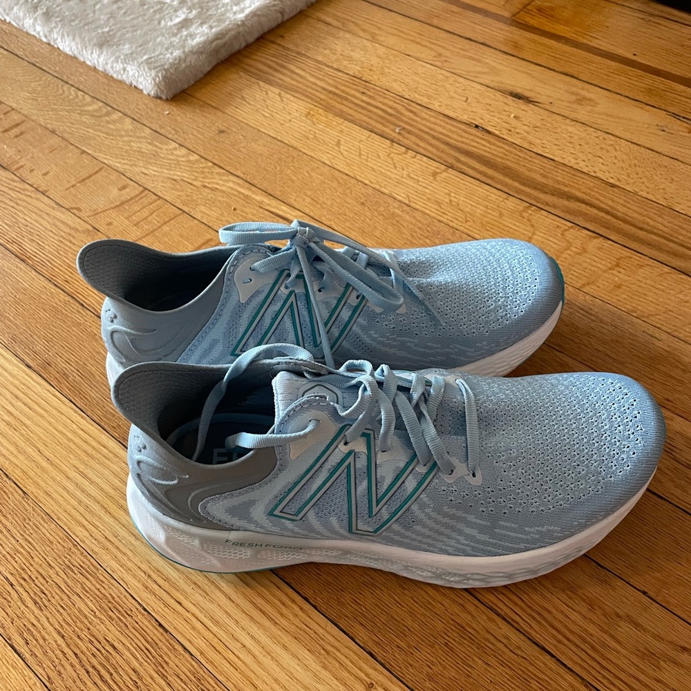 New Balance 1080 free foam v11 size 10.5